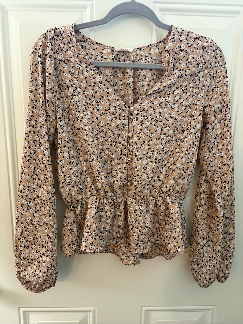 Sienna Sky Beige Floral Button-Front Peplum Blouse